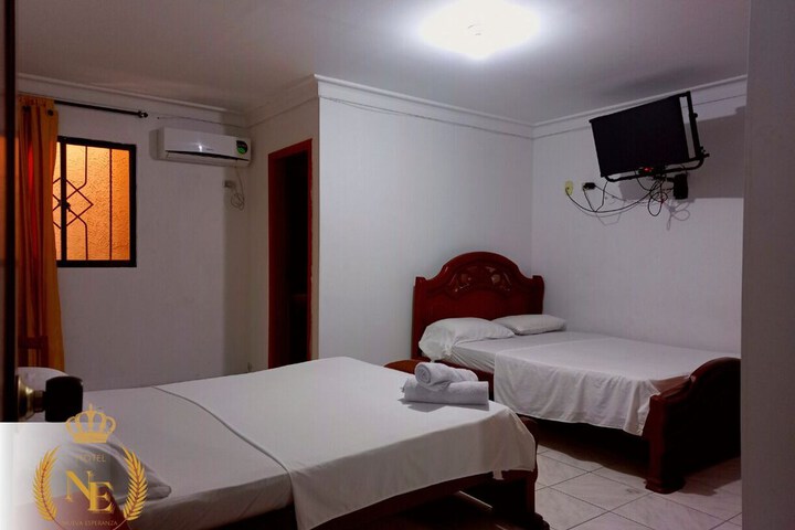 Room 9 of 33