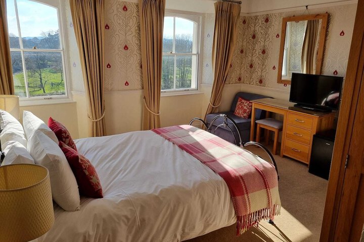 Room 15 of 38