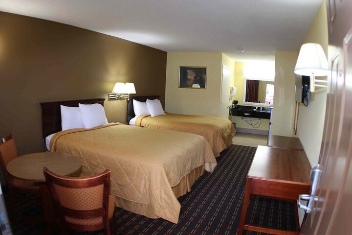 2 Double Beds (14 of 14)