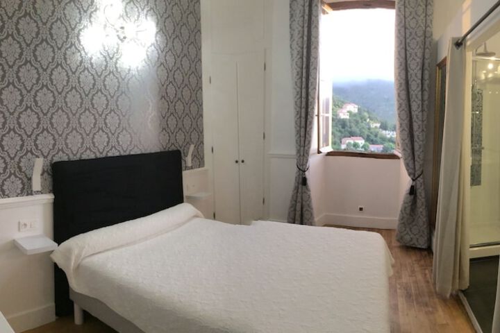 Room 14 of 40