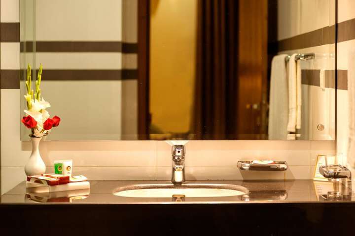Room 27 of 45