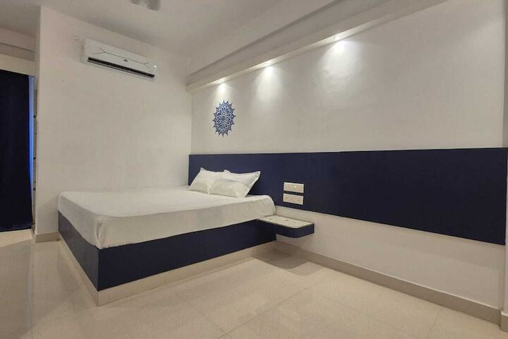 Room 3 of 5