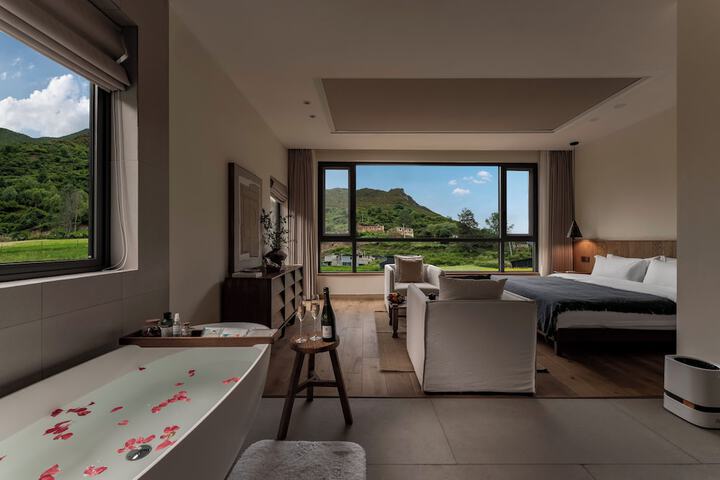 Room 42 of 82