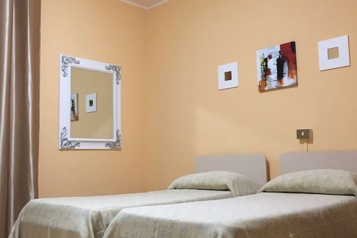 Room 8 of 38