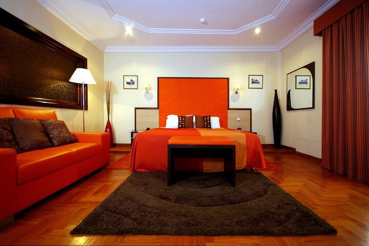 Room 4 of 14