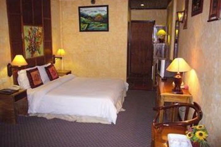 Room 11 of 23