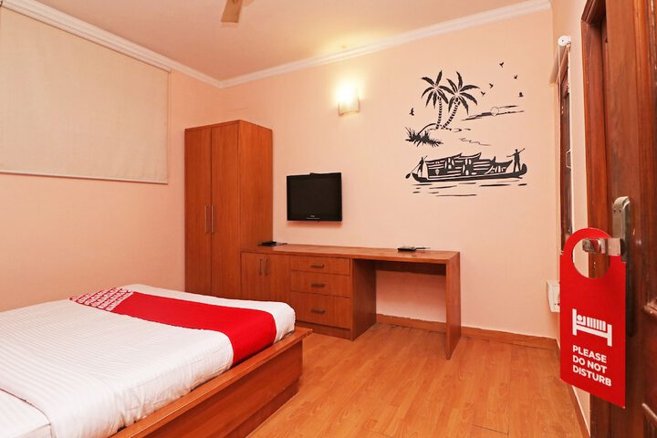 Room 9 of 20