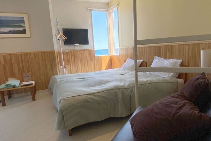 Room 3 of 38