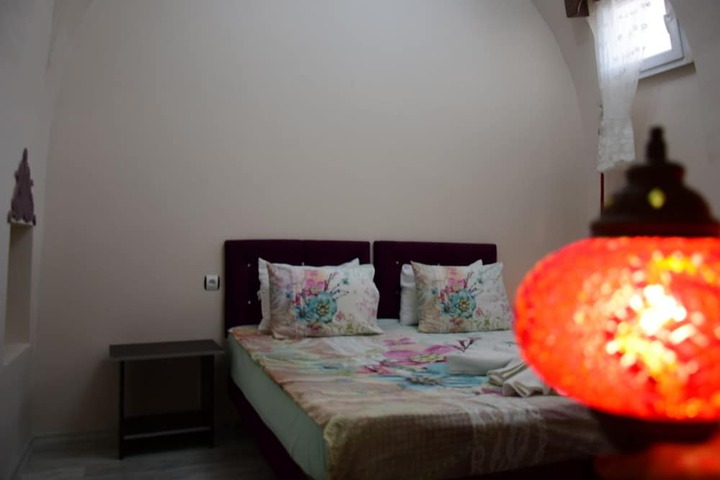 Room 15 of 185
