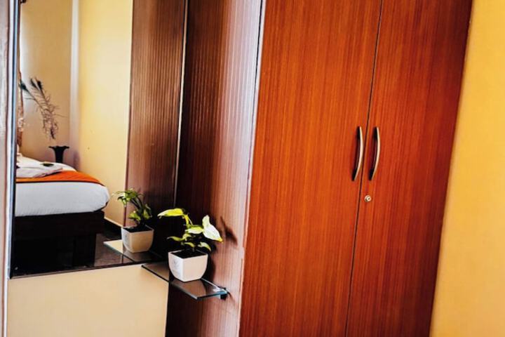 Room 48 of 66