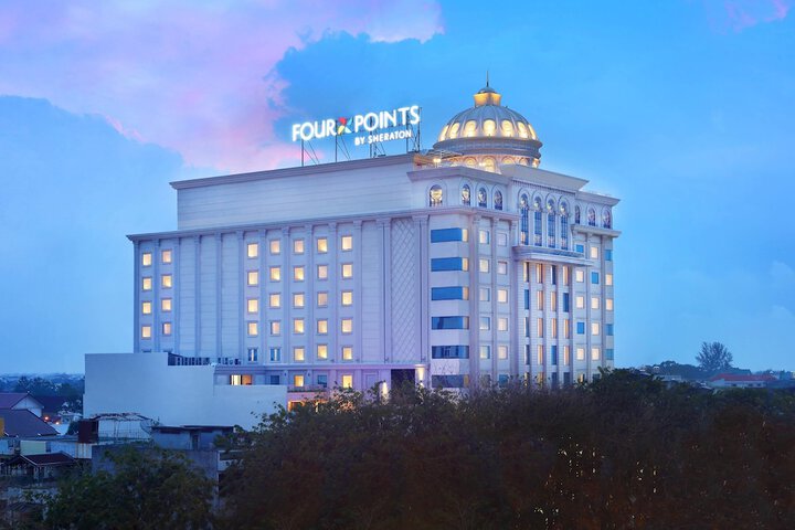 Exterior of Four Points by Sheraton Medan