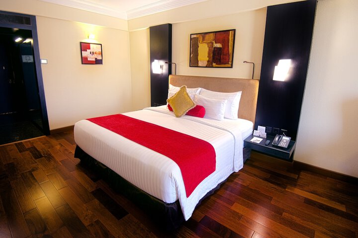 Room 25 of 83
