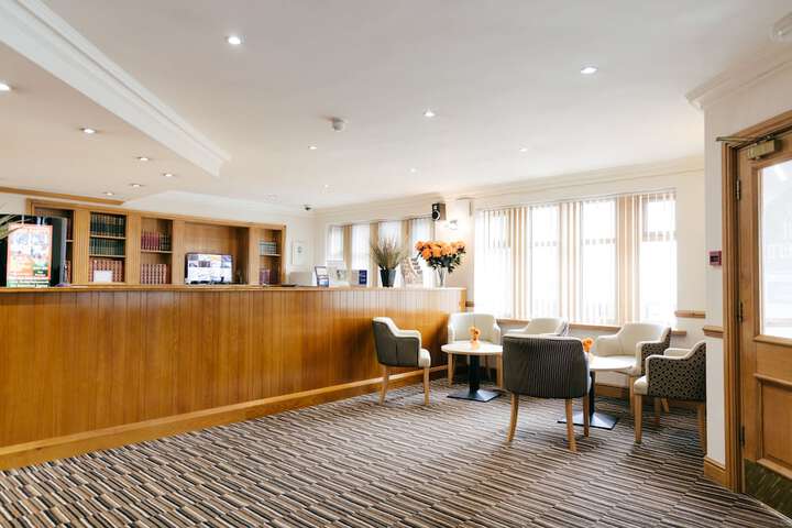 Entrance & Lobby