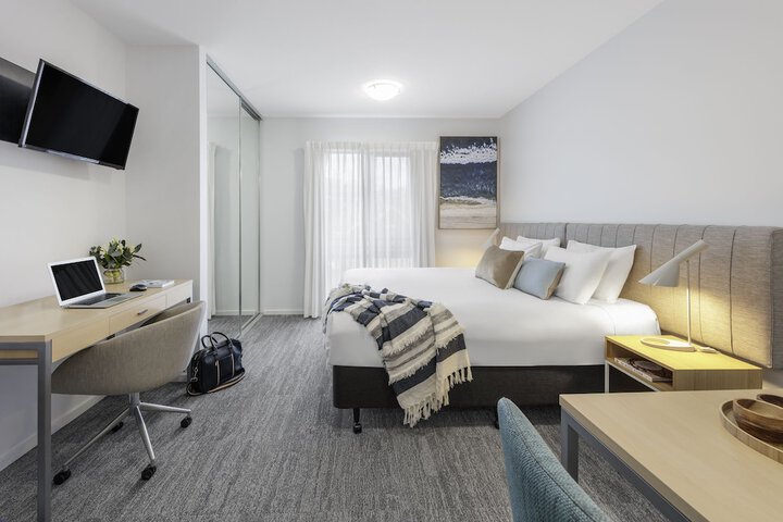 Room 9 of 48