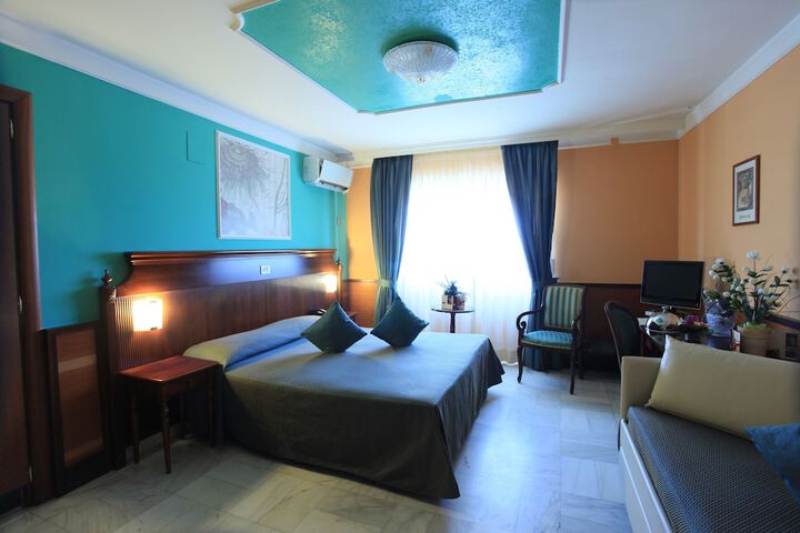 Room 14 of 133