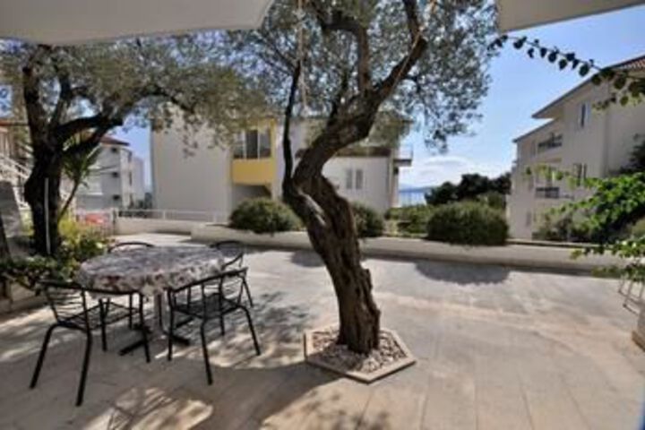Studio in Živogošce with wonderful sea view, enclosed garden and WiFi Near the Beach