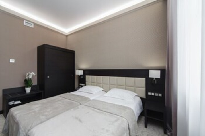 Room 61 of 76