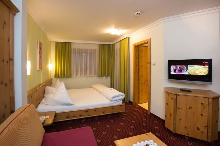 Room 16 of 73
