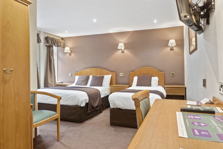 Room 12 of 60