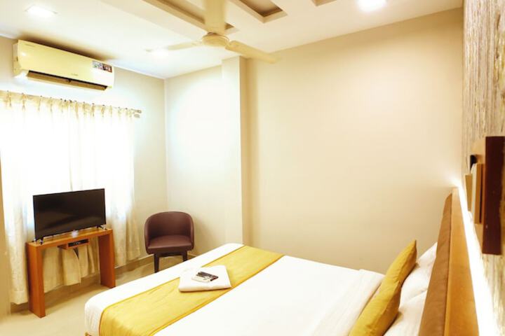 Room 8 of 30