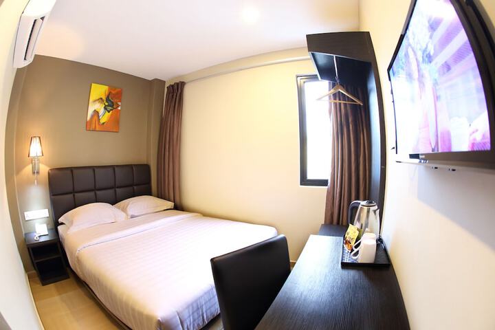 Room 8 of 35
