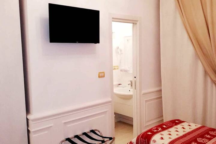 Room 3 of 13