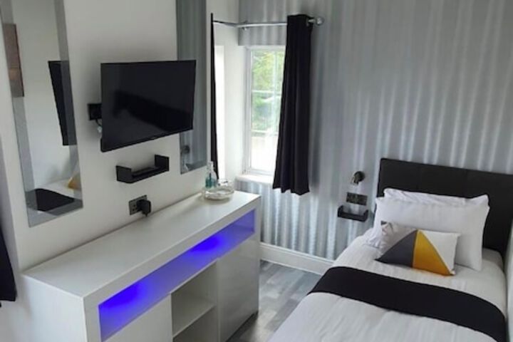 Room 11 of 52