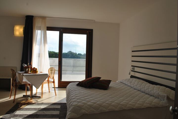 Room 10 of 37