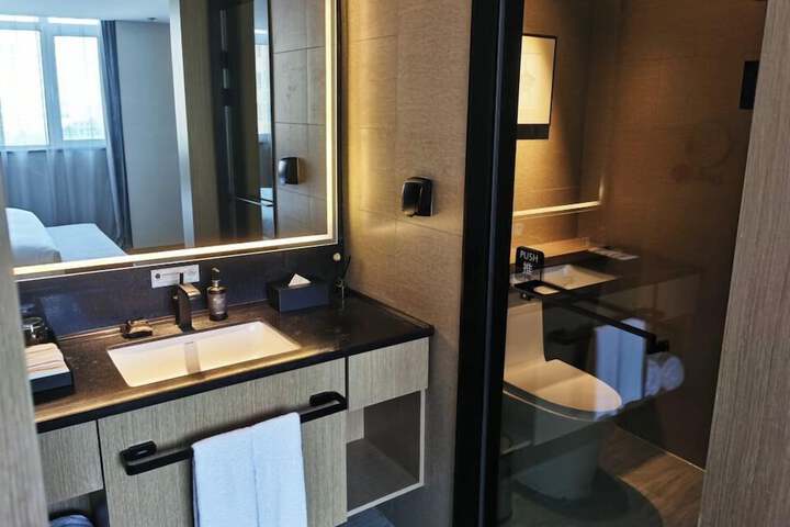 Room 14 of 20