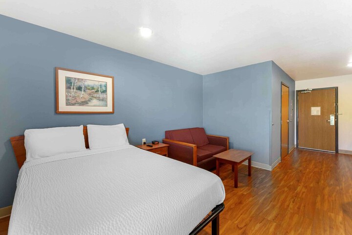 Room 9 of 26