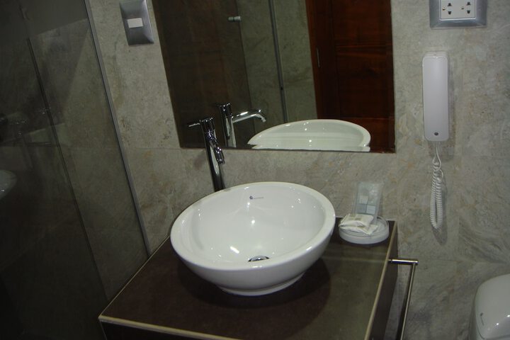 Room 15 of 42