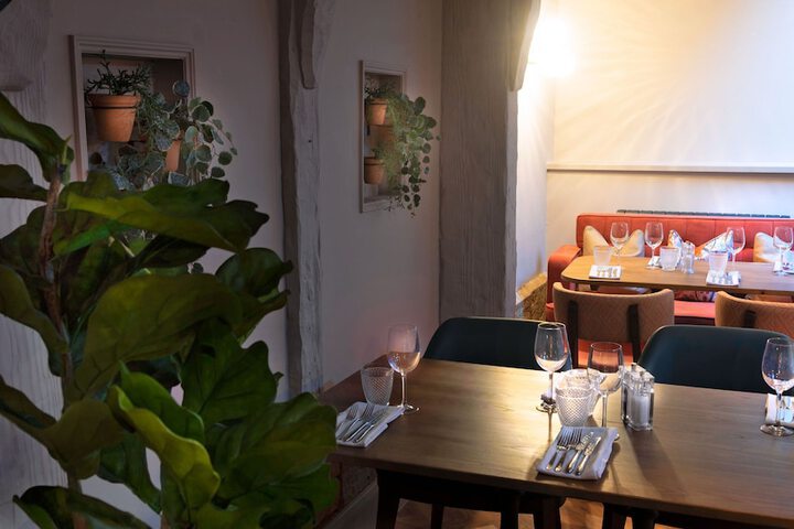 Dining 96 of 109