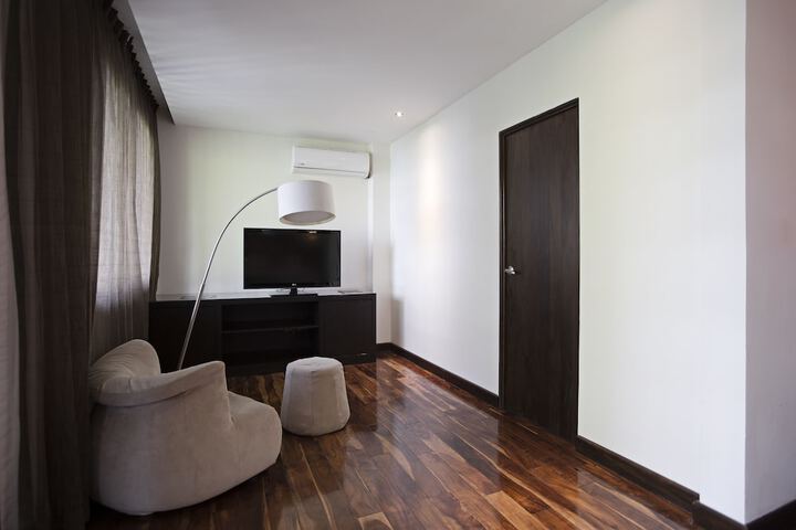 Room 6 of 39