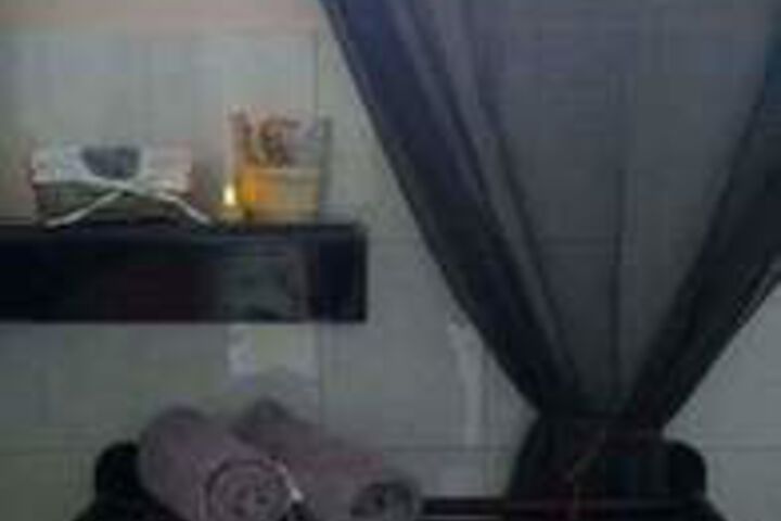 Room 2 of 35