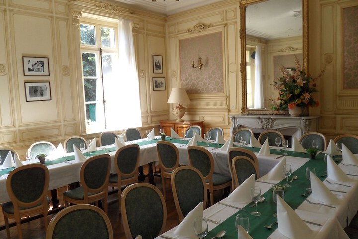 Ballroom/Hall 17 of 23