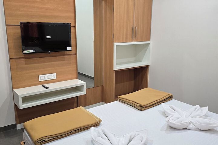 Room 2 of 7