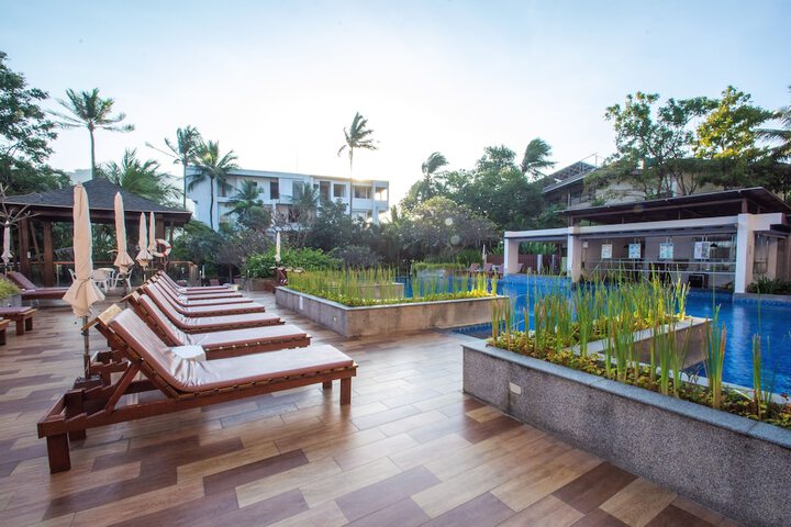 Sundeck 62 of 65