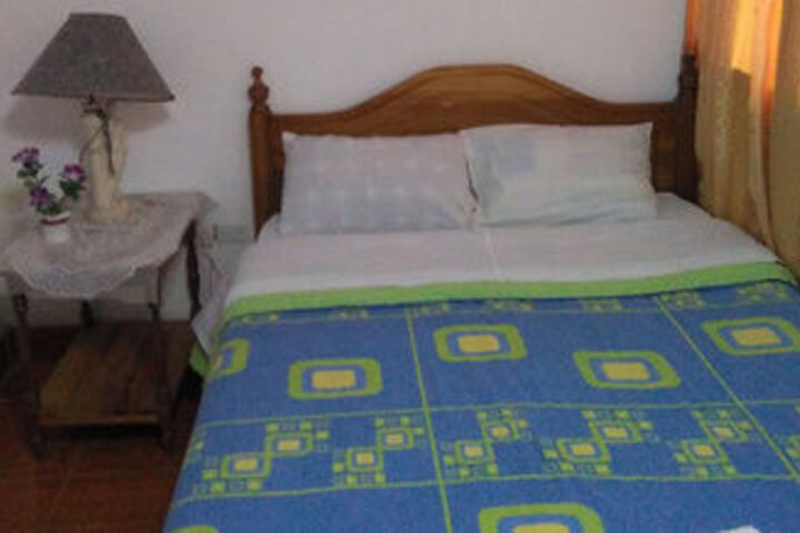 Room 7 of 12