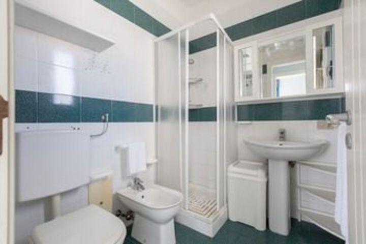 Room 5 of 36
