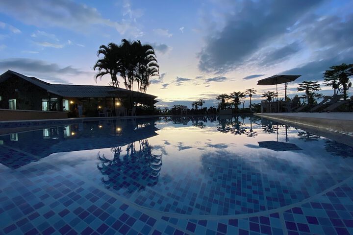 Pool 18 of 25