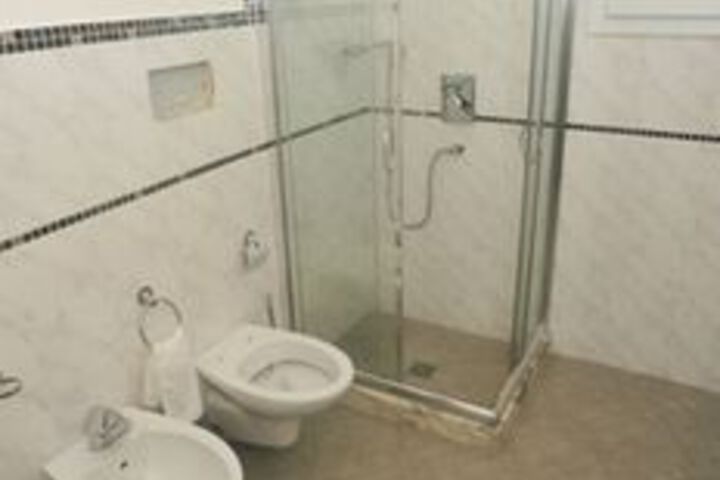 Room 4 of 26