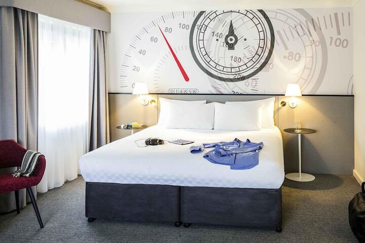 Room 10 of 64