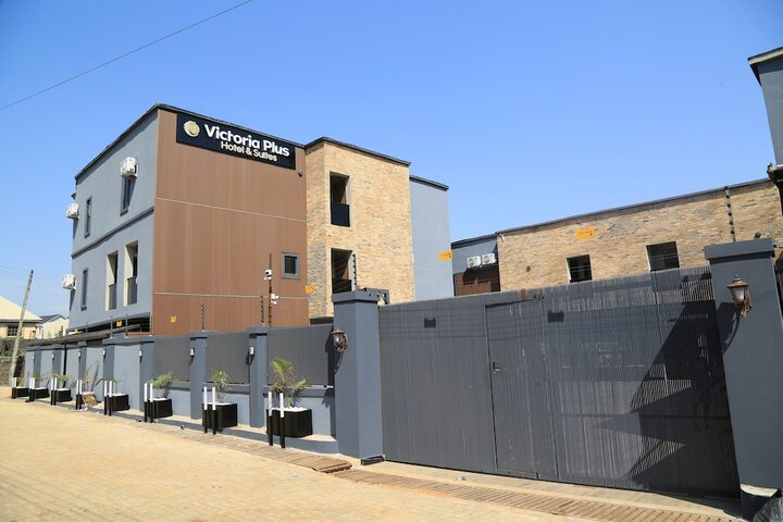 Victoria Plus Hotel & Suites