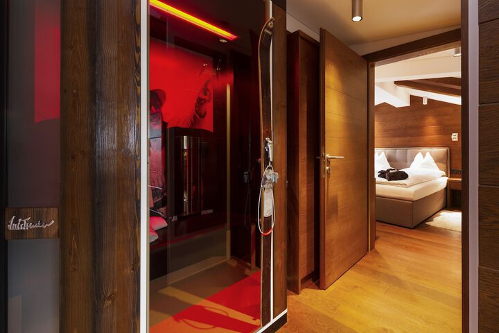 Room 75 of 176