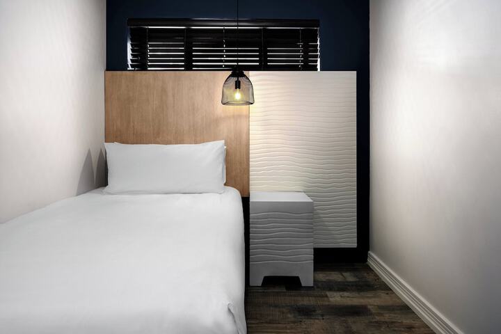 Room 21 of 71