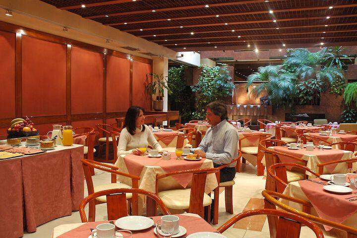 Dining Photos