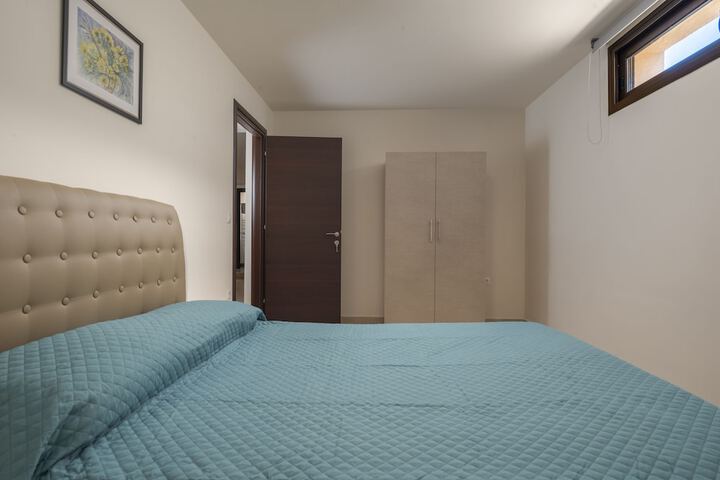 Room 15 of 72