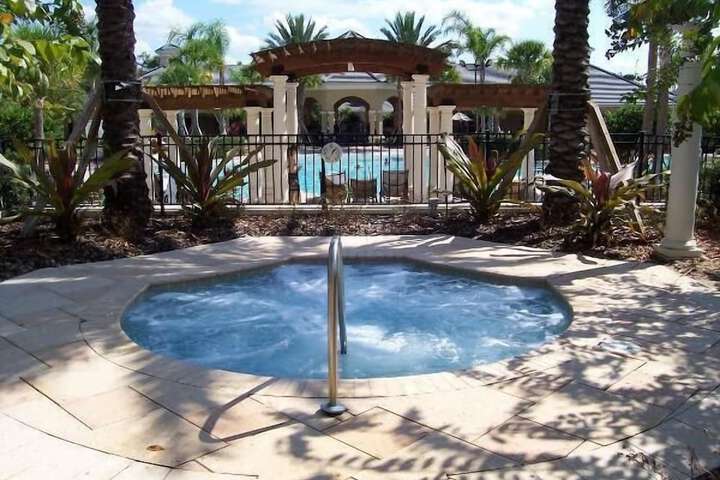 Pool 13 of 30