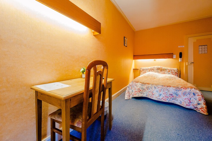 Room 15 of 41