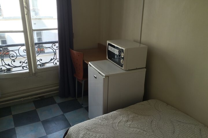 Room 13 of 44
